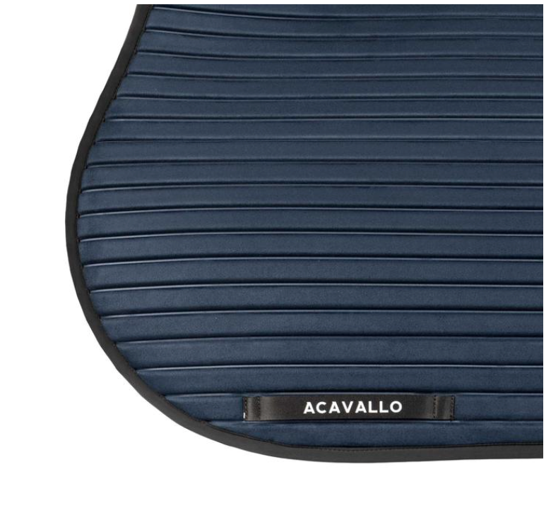 Acavallo Stripe suede jumping saddle pad Navy. In thermoformed Louvre and bamboo fibers