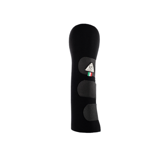 Acavallo gel tail guard with hook black