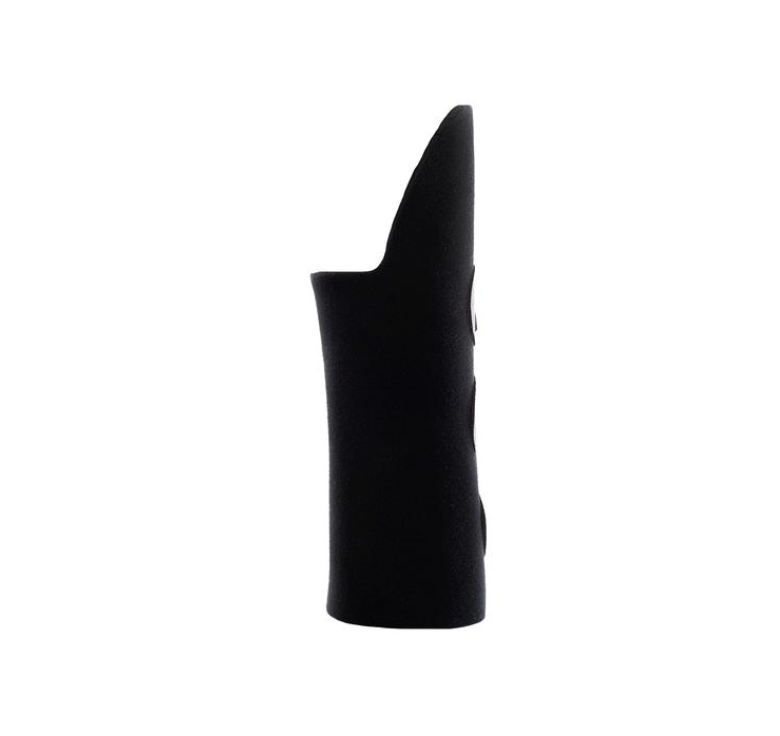 Acavallo gel tail guard with hook black