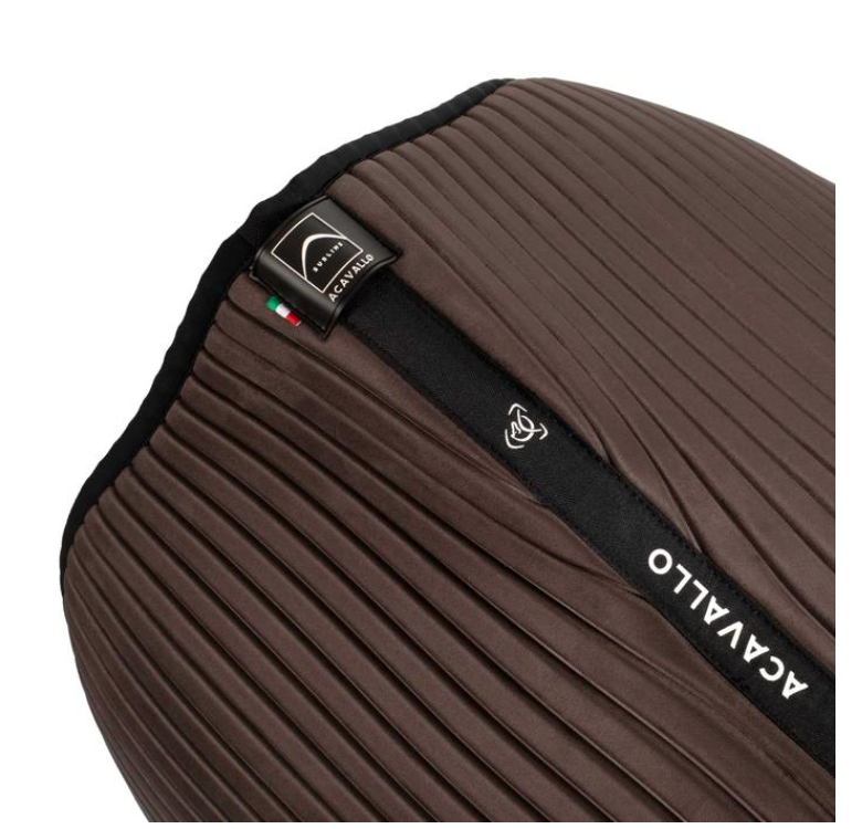 Acavallo Stripe suede jumping saddle pad Brown. In thermoformed Louvre and bamboo fibers